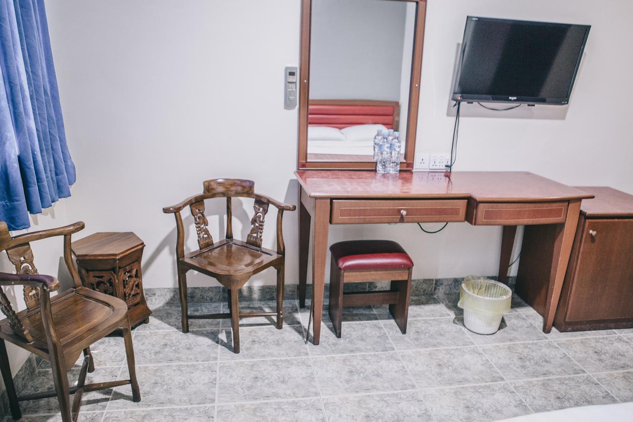 Hotel Gloris Batam Экстерьер фото
