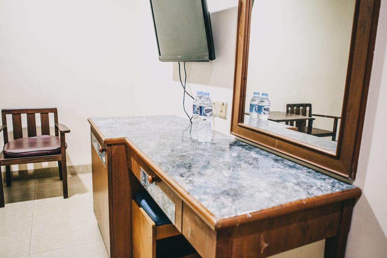 Hotel Gloris Batam Экстерьер фото