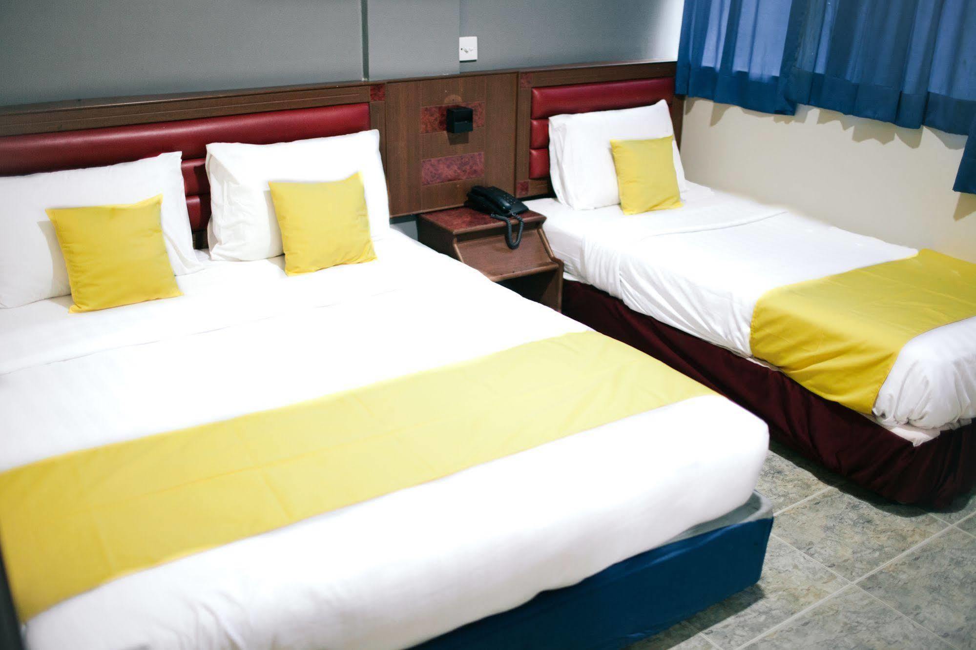 Hotel Gloris Batam Экстерьер фото