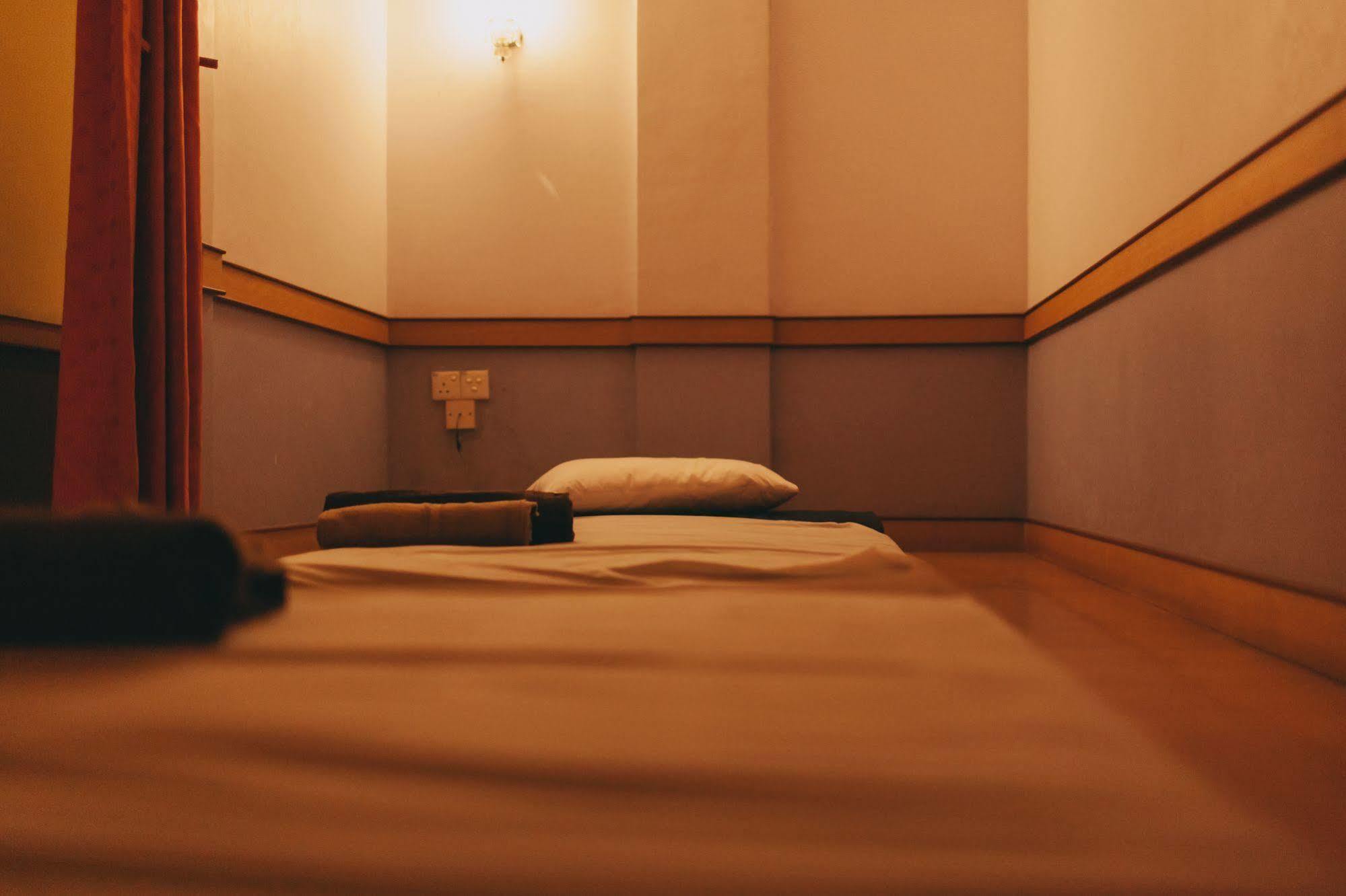 Hotel Gloris Batam Экстерьер фото